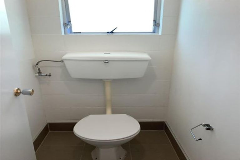 Photo of property in 117a Kia Ora Road, Beach Haven, Auckland, 0626