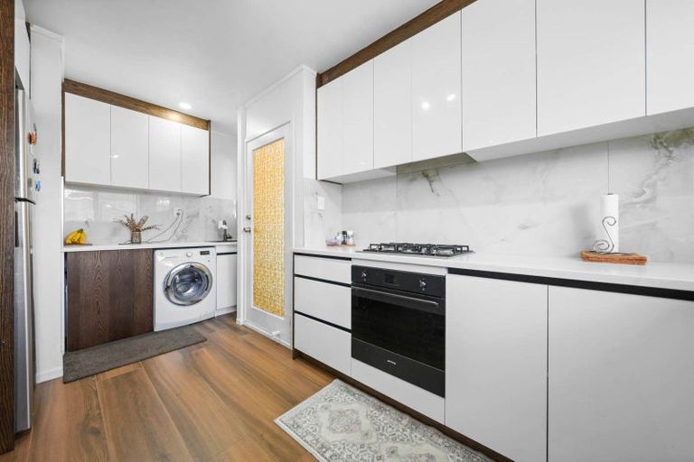 Photo of property in 1/162 Pigeon Mountain Road, Half Moon Bay, Auckland, 2012