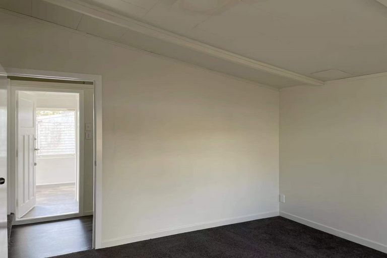 Photo of property in 35b Glengarry Road, Glen Eden, Auckland, 0602
