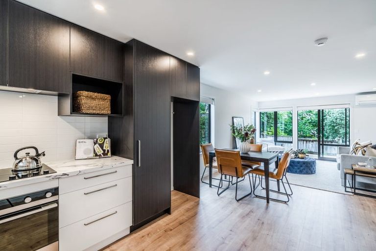 Photo of property in 5c Nea Place, Hillcrest, Auckland, 0627