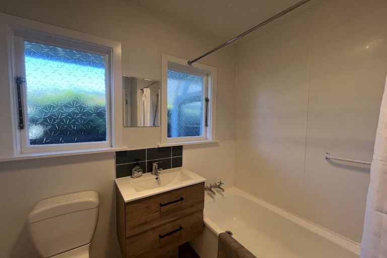 Photo of property in 1/5a Holliss Avenue, Cashmere, Christchurch, 8022