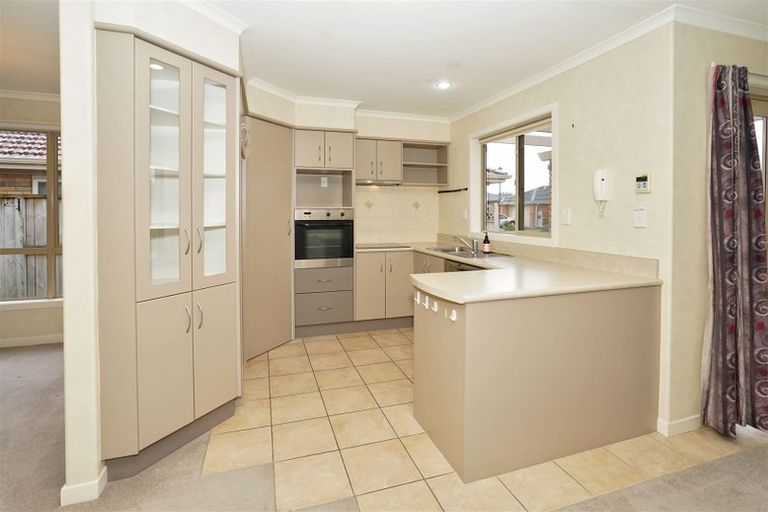 Photo of property in 20 Sovereign Isle Lane, Rototuna, Hamilton, 3210