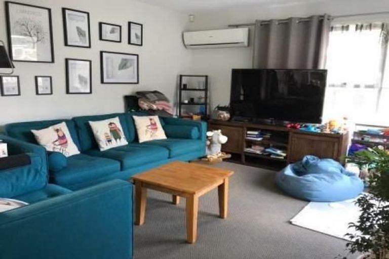 Photo of property in 15 Ware Place, Pakuranga Heights, Auckland, 2010