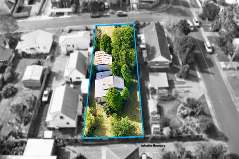 Photo of property in 4 Dawnhaven Drive, Te Atatu Peninsula, Auckland, 0610