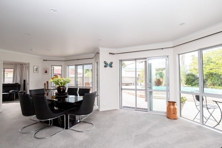 Photo of property in 10 Harris Place, Ngatea, 3503