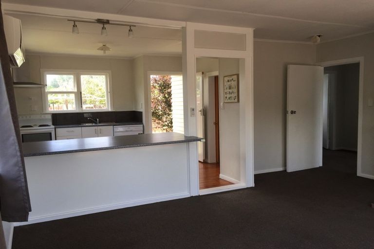 Photo of property in 41 Salford Street, Newlands, Wellington, 6037