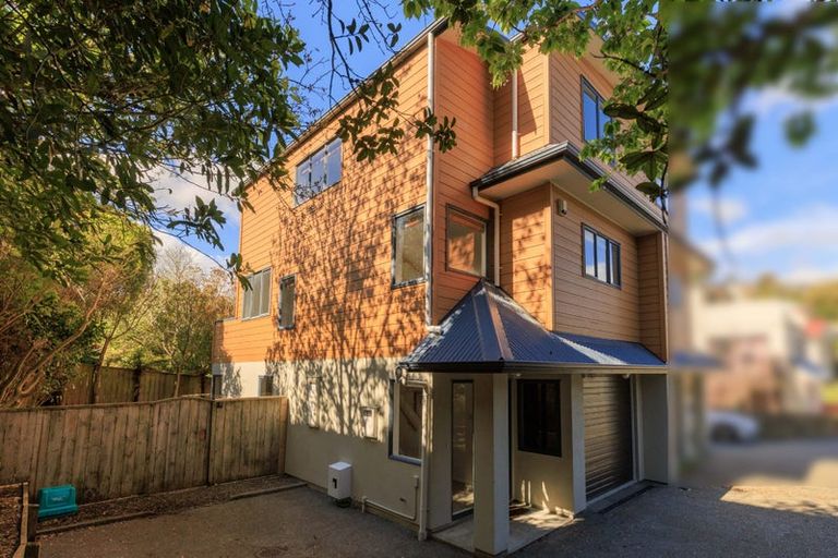 Photo of property in 2a Stella Grove, Newlands, Wellington, 6037