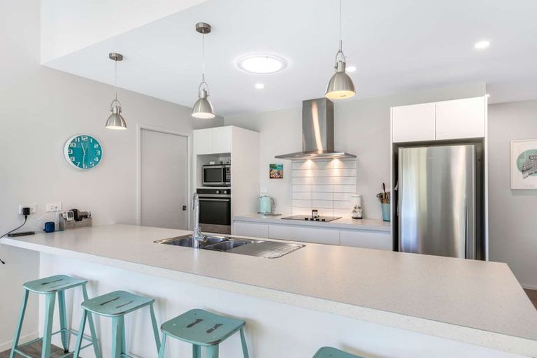 Photo of property in 76 Waitarere Rise Avenue, Waitarere, Levin, 5510