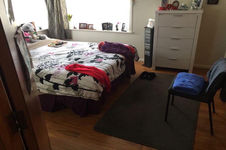 Photo of property in 3179 Great North Road, New Lynn, Auckland, 0600