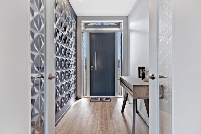 Photo of property in 18 Kendon Drive, Rolleston, 7614