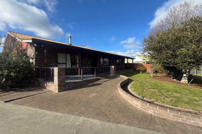 Photo of property in 16 Palmer Place, Parkvale, Hastings, 4122