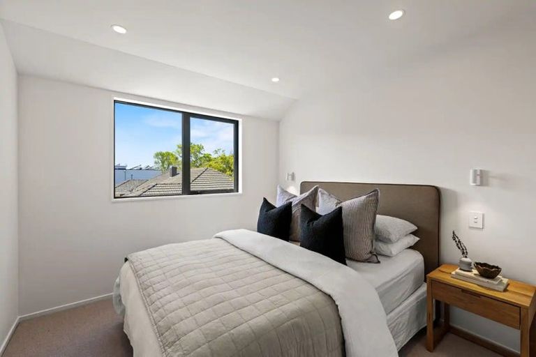 Photo of property in 1/60 Innes Road, St Albans, 8052