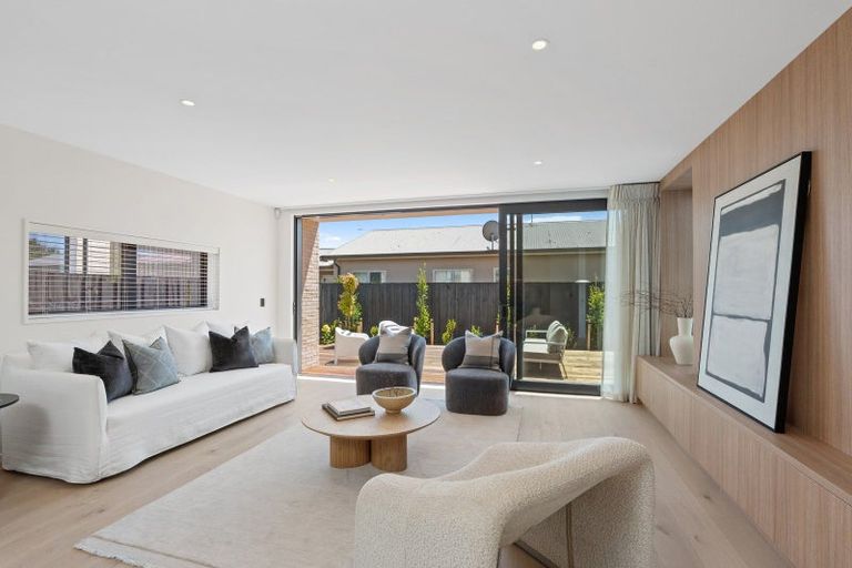 Photo of property in 15 Lees Road, Strowan, Christchurch, 8052