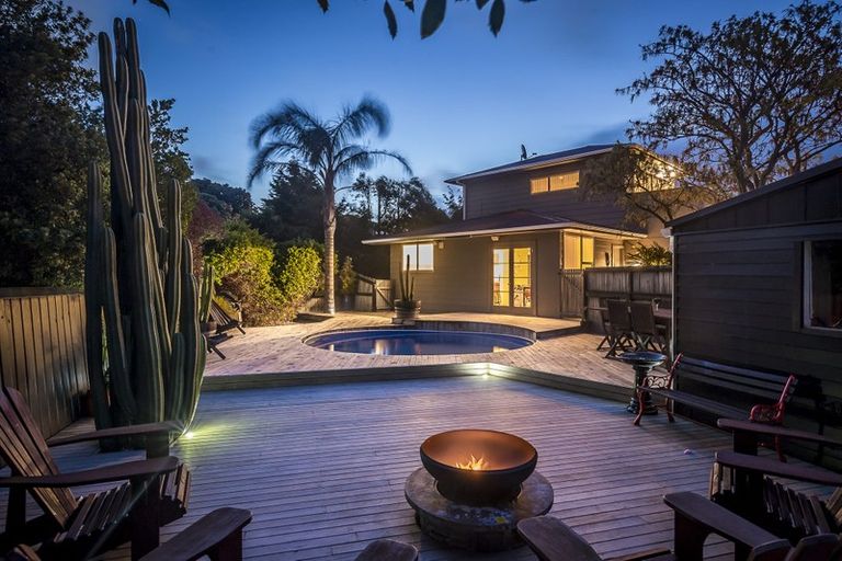 Photo of property in 10 Michael Road, Paraparaumu Beach, Paraparaumu, 5032