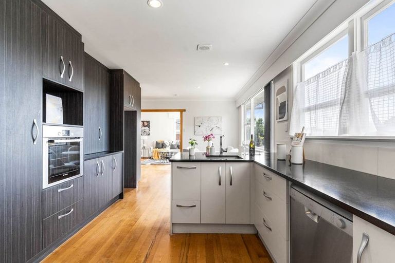 Photo of property in 9 Merchant Avenue, Te Atatu South, Auckland, 0610