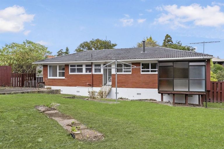 Photo of property in 176 Edmonton Road, Te Atatu South, Auckland, 0610