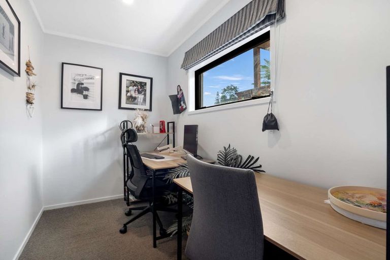 Photo of property in 2/58 James Street, Bayview, Auckland, 0629