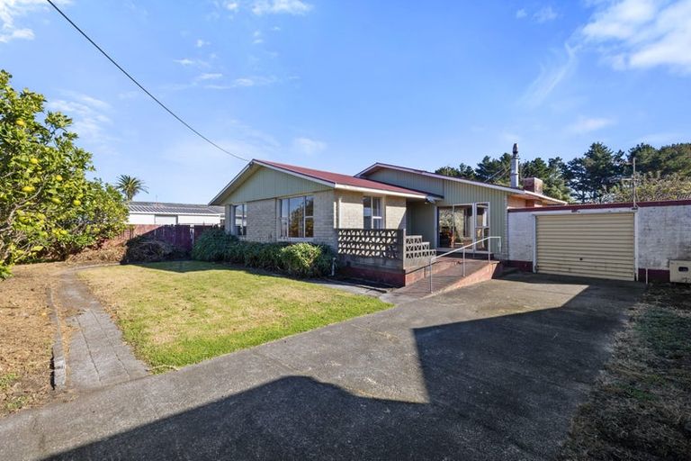 Photo of property in 11 Atkinson Street, Waitara, 4320