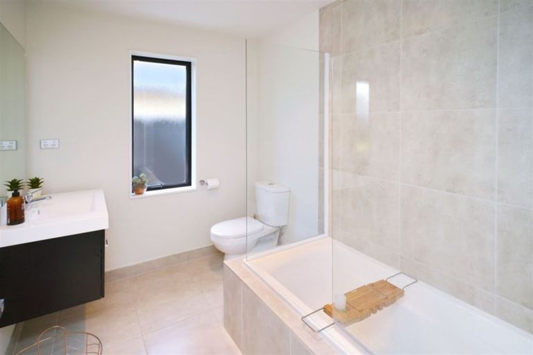 Photo of property in 33 Burford Way, Rolleston, 7615