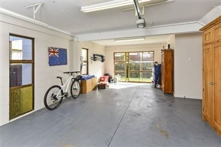 Photo of property in 16 Sydney Street, Hauraki, Auckland, 0622