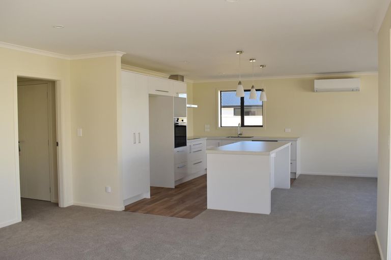 Photo of property in 7 Devon Lane, Carterton, 5713