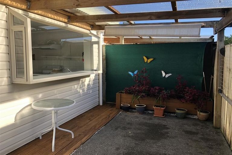 Photo of property in 24b Palmgreen Court, Stanmore Bay, Whangaparaoa, 0932