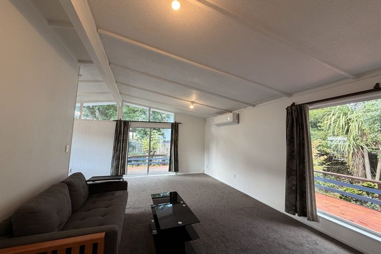 Photo of property in 85 Girrahween Drive, Totara Vale, Auckland, 0629