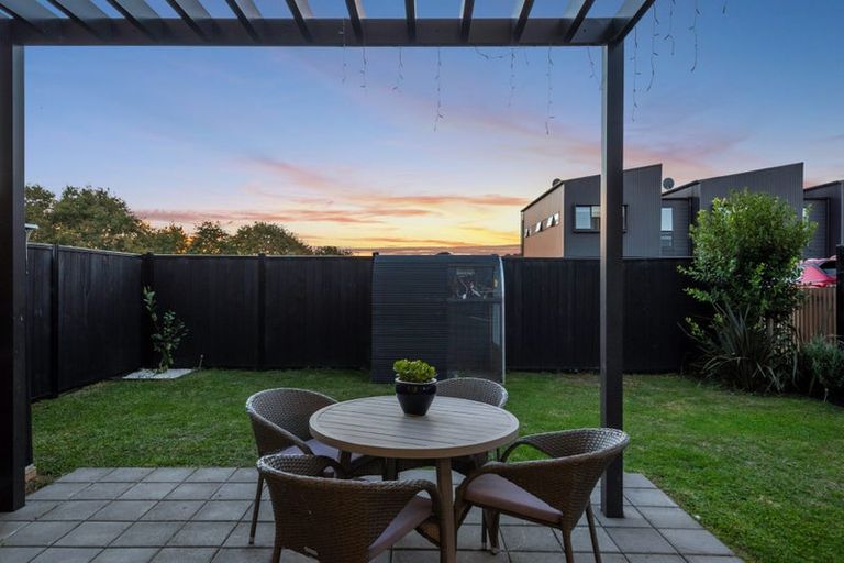 Photo of property in 12 Mahinga Kai Way, Belmont, Auckland, 0622