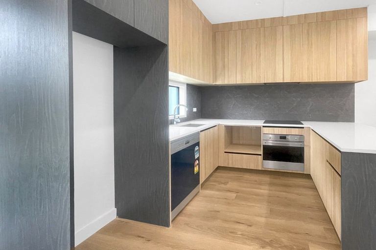 Photo of property in 39 Parkwood Avenue, Westgate, Auckland, 0614