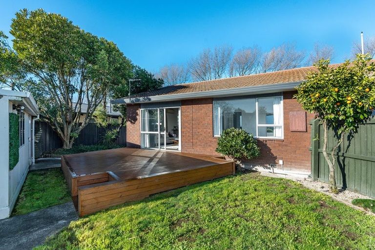 Photo of property in 2/11 Hersham Place, Bromley, Christchurch, 8062