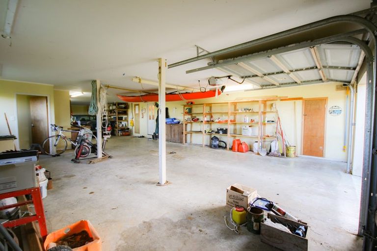 Photo of property in 16 Kotare Crescent, Pahi, Paparoa, 0571