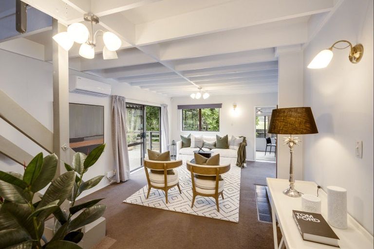 Photo of property in 141 Tait Drive, Greenmeadows, Napier, 4112