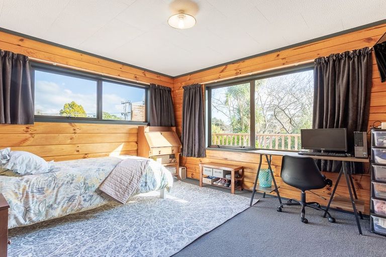 Photo of property in 27 Puriri Road, Waikanae, 5036