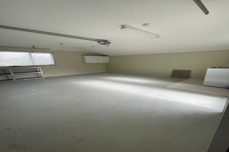 Photo of property in 10a Marie Crescent, Te Atatu South, Auckland, 0610