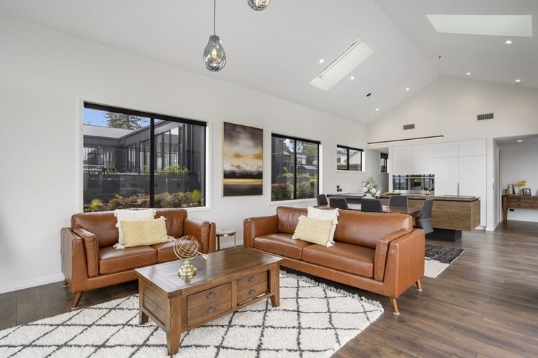 Photo of property in 300 Kitchener Road, Pukekohe, 2120