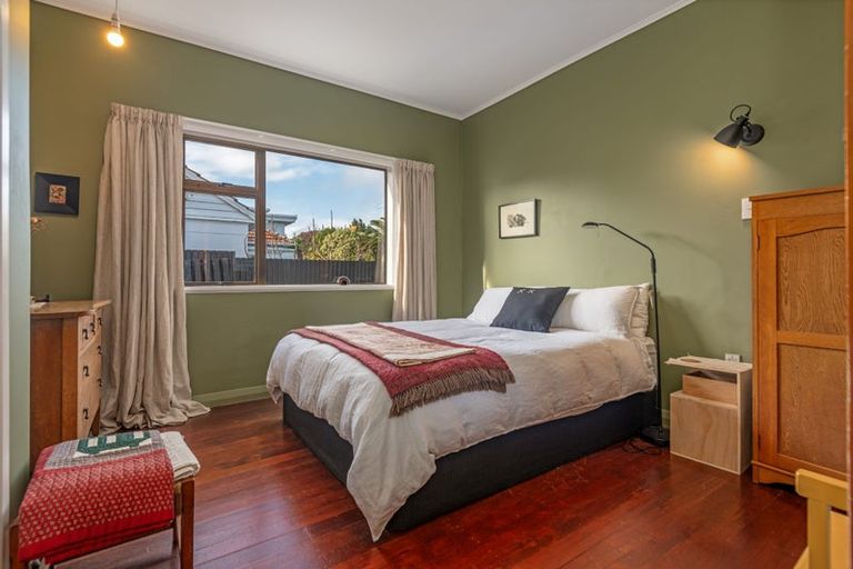 Photo of property in 244 College Street, West End, Palmerston North, 4412