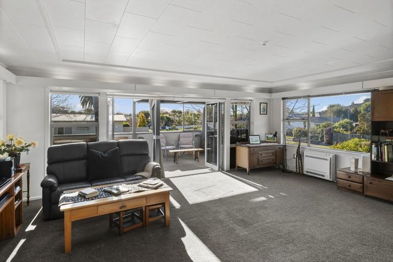 Photo of property in 1 Gunns Crescent, Cashmere, Christchurch, 8022