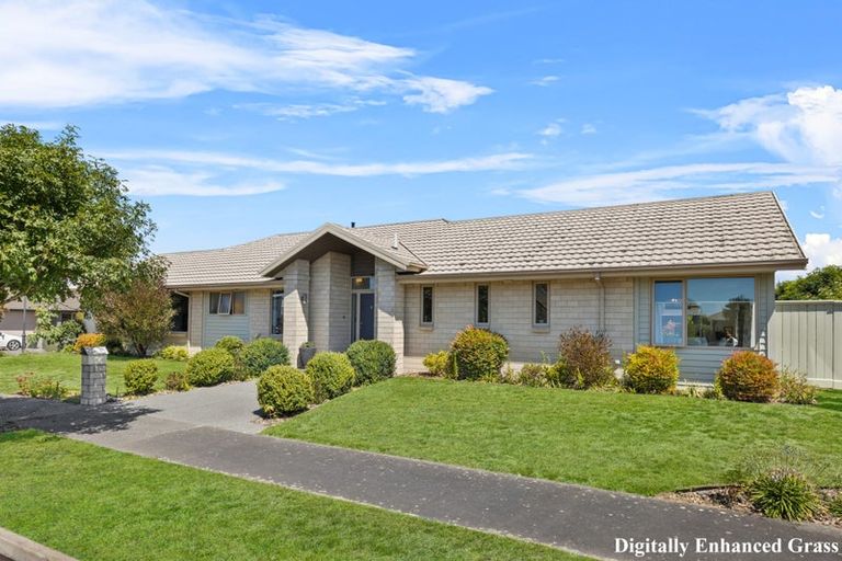 Photo of property in 1 Iti Place, Parklands, Christchurch, 8083