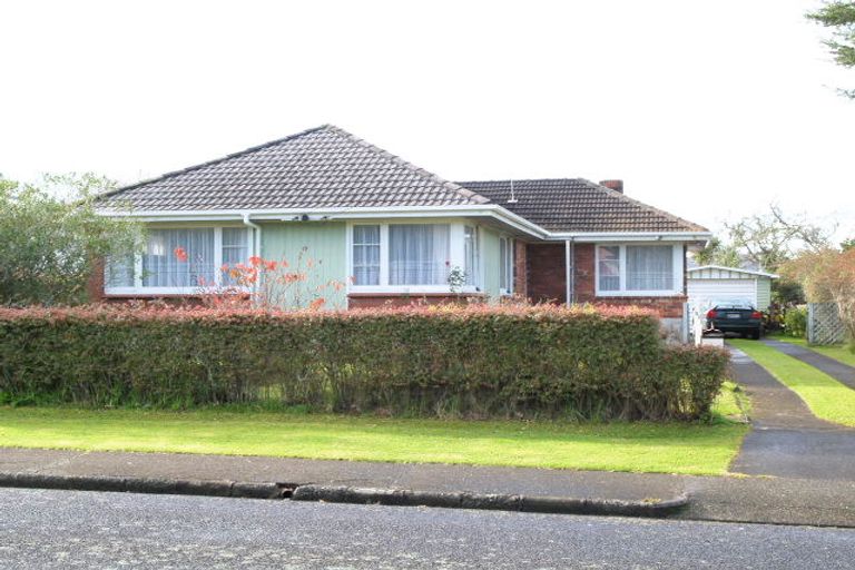 Photo of property in 51 Hallberry Road, Mangere East, Auckland, 2024