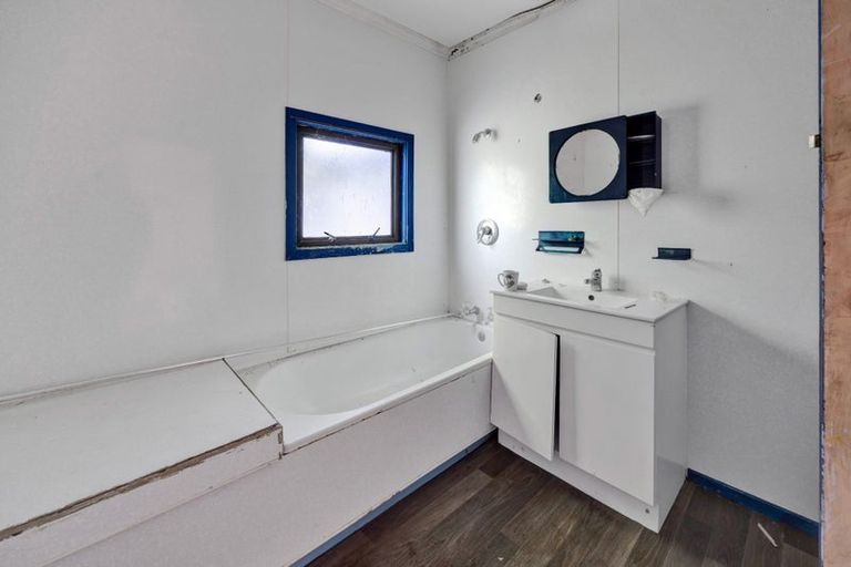 Photo of property in 87 Whitcombe Road, Opunake, 4616