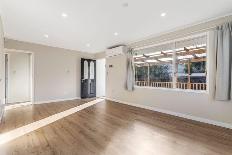 Photo of property in 1/4 Clyma Place, Massey, Auckland, 0614