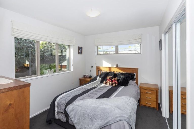 Photo of property in 2/36 Tuckers Road, Redwood, Christchurch, 8051