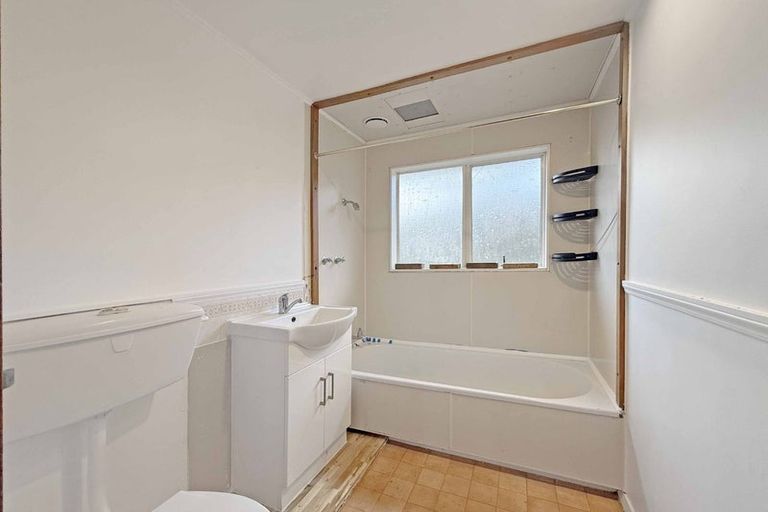 Photo of property in 4 Naseby Grove, Wainuiomata, Lower Hutt, 5014