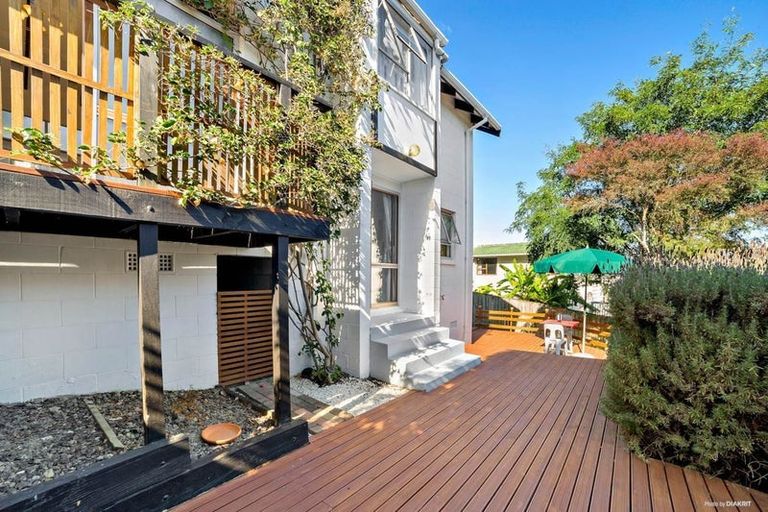 Photo of property in 2/20 Bayview Road, Bayview, Auckland, 0629