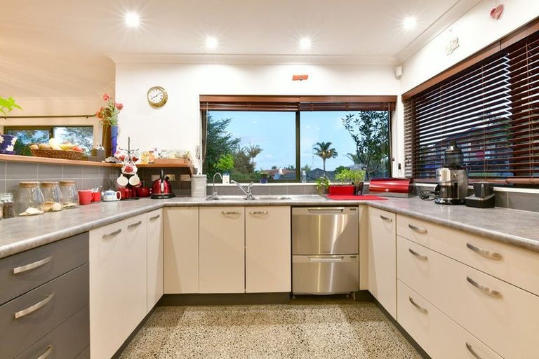 Photo of property in 9 Grovenor Drive, Orewa, 0931