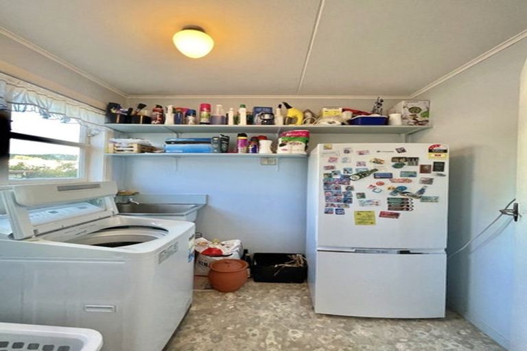 Photo of property in 2 Matuku Street, Heretaunga, Upper Hutt, 5018