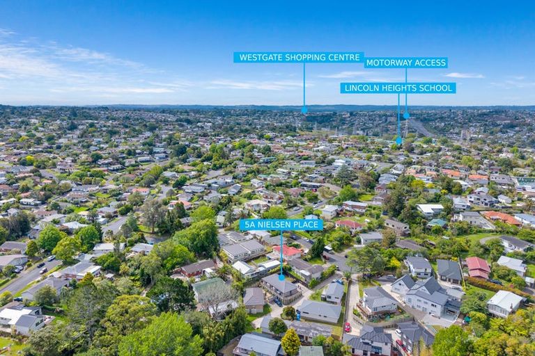 Photo of property in 5a Nielsen Place, Massey, Auckland, 0614