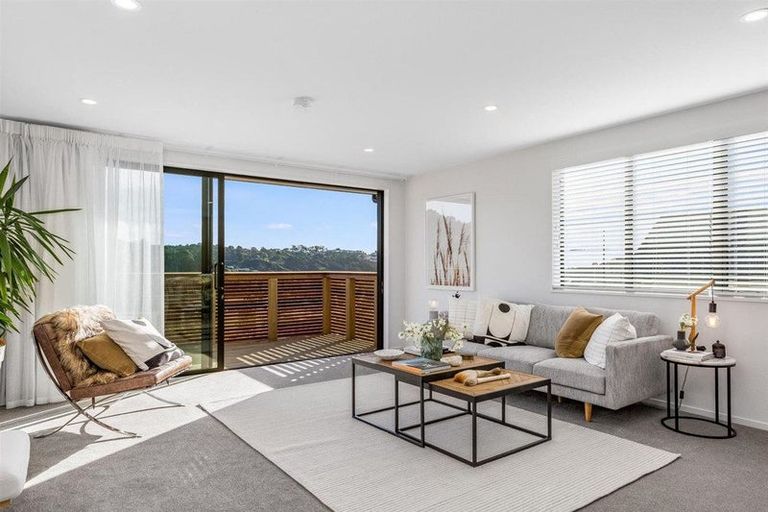 Photo of property in 33 Oakum Road, Whitby, Porirua, 5024