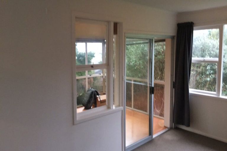 Photo of property in 17 Scarboro Terrace, Murrays Bay, Auckland, 0630