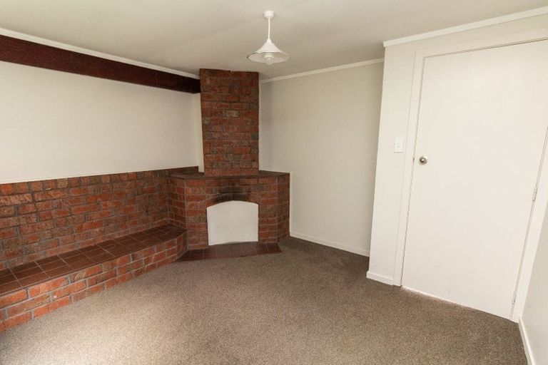 Photo of property in 32 Highbury Road, Highbury, Wellington, 6012